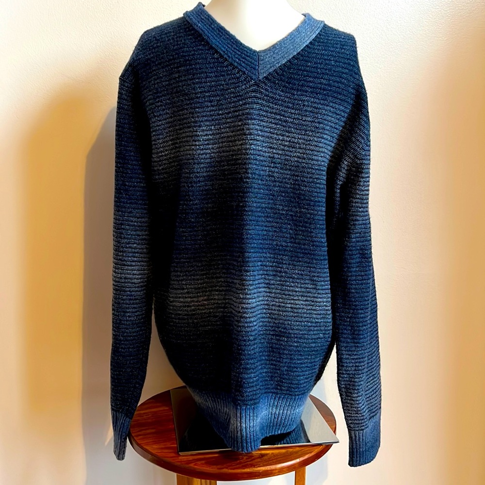 Geoffrey Beene wool blend sweater